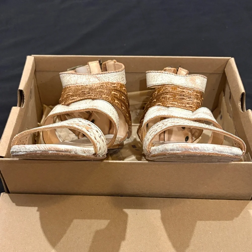 Bed Stu Cream and Tan Sandals - Picture 9 of 15